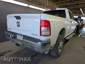 2024 Ram 2500 Big Horn Crew Cab Medium Bed - miniatura 4