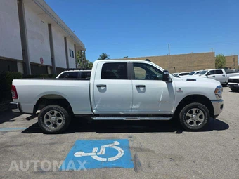 2024 Ram 2500 Big Horn Crew Cab Medium Bed - miniatura 4