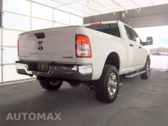 2024 Ram 2500 Big Horn Crew Cab Medium Bed - miniatura 4