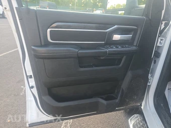 2024 Ram 2500 Big Horn Crew Cab Medium Bed - miniatura 9