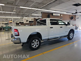 2024 Ram 2500 Big Horn Crew Cab Medium Bed - miniatura 4