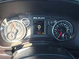 2024 Ram 2500 Big Horn Crew Cab Medium Bed - miniatura 9
