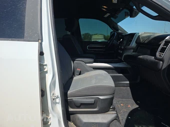 2024 Ram 2500 Big Horn Crew Cab Medium Bed - miniatura 8