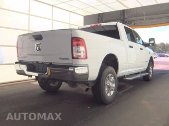 2024 Ram 2500 Big Horn Crew Cab Medium Bed - miniatura 4