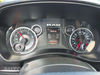 2024 Ram 2500 Big Horn Crew Cab Medium Bed - miniatura 9