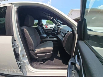 2024 Ram 2500 Big Horn Crew Cab Medium Bed - miniatura 18
