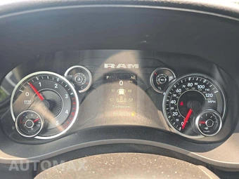 2024 Ram 2500 Big Horn Crew Cab Medium Bed - miniatura 9