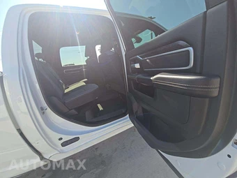 2024 Ram 2500 Big Horn Crew Cab Medium Bed - miniatura 16