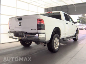 2024 Ram 2500 Big Horn Crew Cab Medium Bed - miniatura 4