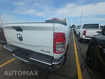 2024 Ram 2500 Big Horn Crew Cab Medium Bed - miniatura 4