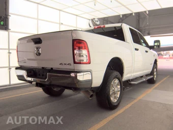 2024 Ram 2500 Big Horn Crew Cab Medium Bed - miniatura 4