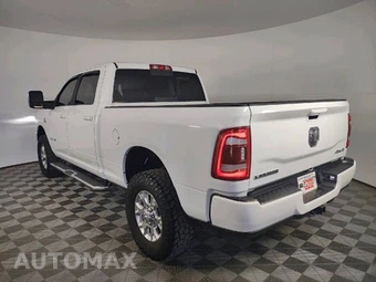 2024 Ram 2500 Laramie Crew Cab Medium Bed - miniatura 9