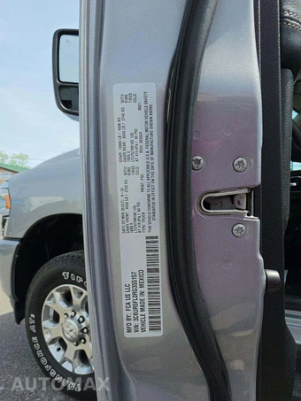 2024 Ram 2500 Laramie Crew Cab Medium Bed – miniatura 2