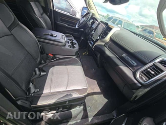 2024 Ram 2500 Laramie Crew Cab Medium Bed - miniatura 18
