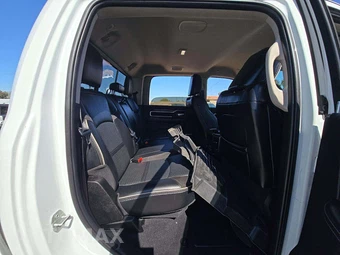 2024 Ram 2500 Laramie Crew Cab Medium Bed - miniatura 16