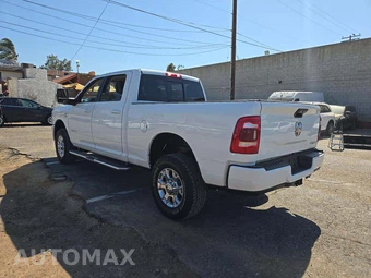 2024 Ram 2500 Laramie Crew Cab Medium Bed - miniatura 2