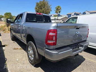 2024 Ram 2500 Laramie Crew Cab Medium Bed – miniatura 2