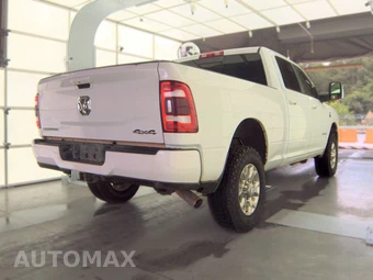 2024 Ram 2500 Laramie Crew Cab Medium Bed - miniatura 4