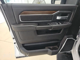 2024 Ram 2500 Laramie Crew Cab Medium Bed - miniatura 9