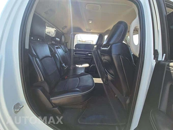 2024 Ram 2500 Laramie Crew Cab Medium Bed - miniatura 16