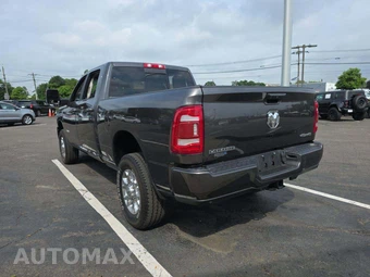 2024 Ram 2500 Laramie Crew Cab Medium Bed - miniatura 2