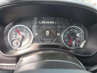 2024 Ram 2500 Laramie Crew Cab Medium Bed - miniatura 9