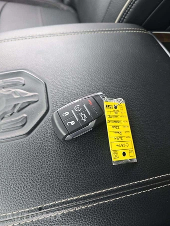 2024 Ram 2500 Laramie Crew Cab Medium Bed – miniatura 8