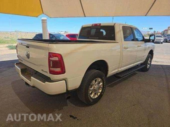 2024 Ram 2500 Laramie Crew Cab Medium Bed – miniatura 3