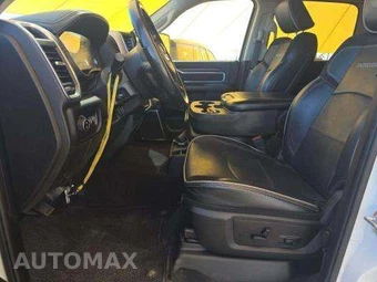 2024 Ram 2500 Laramie Crew Cab Medium Bed – miniatura 6