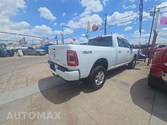 2024 Ram 2500 Laramie Crew Cab Medium Bed – miniatura 3