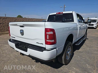 2024 Ram 2500 Laramie Crew Cab Medium Bed - miniatura 3