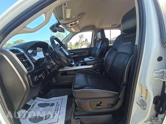 2024 Ram 2500 Laramie Crew Cab Medium Bed - miniatura 6