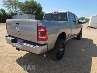 2024 Ram 2500 Laramie Crew Cab Medium Bed - miniatura 3