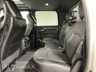 2024 Ram 2500 Laramie Crew Cab Medium Bed - miniatura 16
