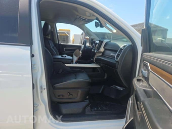 2024 Ram 2500 Laramie Crew Cab Medium Bed - miniatura 18