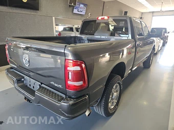 2024 Ram 2500 Laramie Crew Cab Medium Bed – miniatura 4
