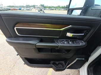 2024 Ram 2500 Laramie Crew Cab Medium Bed – miniatura 9