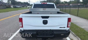 2024 Ram 2500 Tradesman Crew Cab Medium Bed - miniatura 4