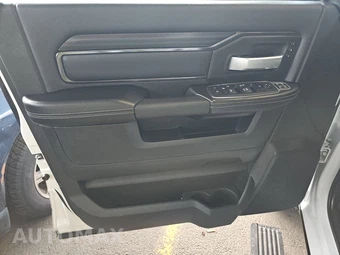 2024 Ram 2500 Tradesman Crew Cab Medium Bed - miniatura 9