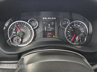 2024 Ram 3500 Big Horn Crew Cab Long Bed – miniatura 12