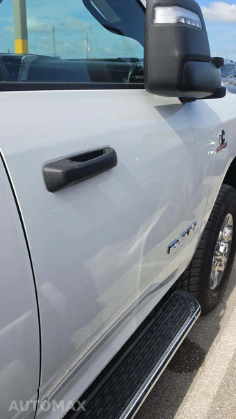 2024 Ram 3500 Big Horn Crew Cab Long Bed – miniatura 26