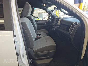 2024 Ram 3500 Big Horn Crew Cab Long Bed – miniatura 8