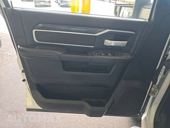 2024 Ram 3500 Big Horn Crew Cab Long Bed – miniatura 9