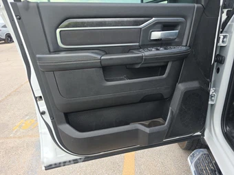 2024 Ram 3500 Big Horn Crew Cab Long Bed – miniatura 9