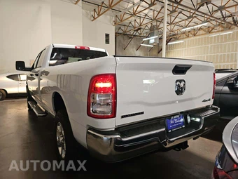 2024 Ram 3500 Big Horn Crew Cab Long Bed – miniatura 2