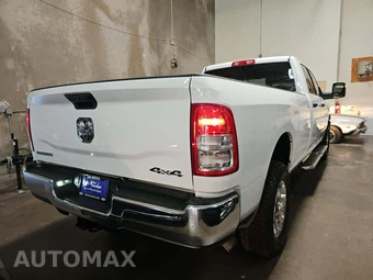 2024 Ram 3500 Big Horn Crew Cab Long Bed – miniatura 3