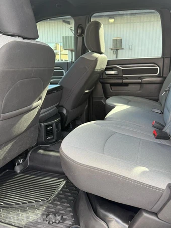 2024 Ram 3500 Big Horn Crew Cab Long Bed - miniatura 11