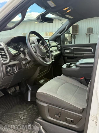 2024 Ram 3500 Big Horn Crew Cab Long Bed - miniatura 7
