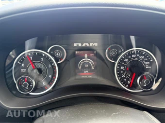 2024 Ram 3500 Big Horn Crew Cab Long Bed - miniatura 9