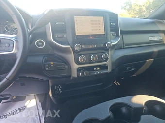 2024 Ram 3500 Big Horn Crew Cab Long Bed DRW – miniatura 11